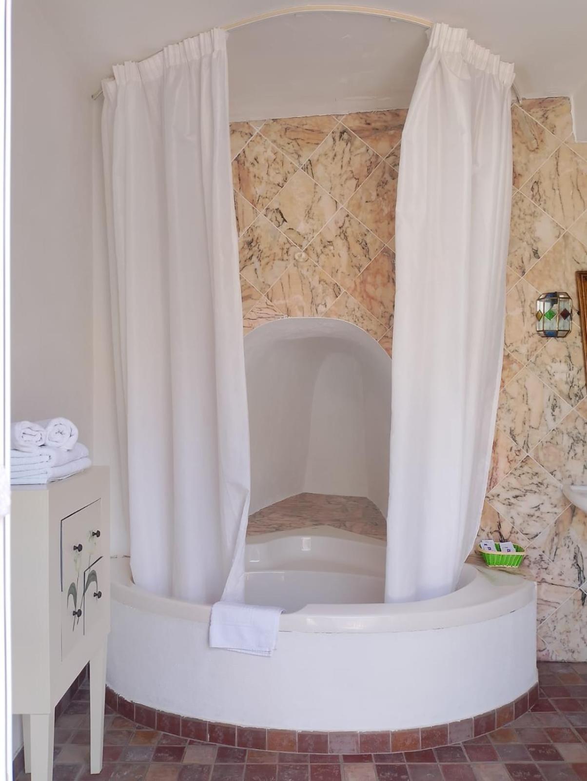 Casa Rural Plaza De Santa Maria Cazorla Eksteriør billede