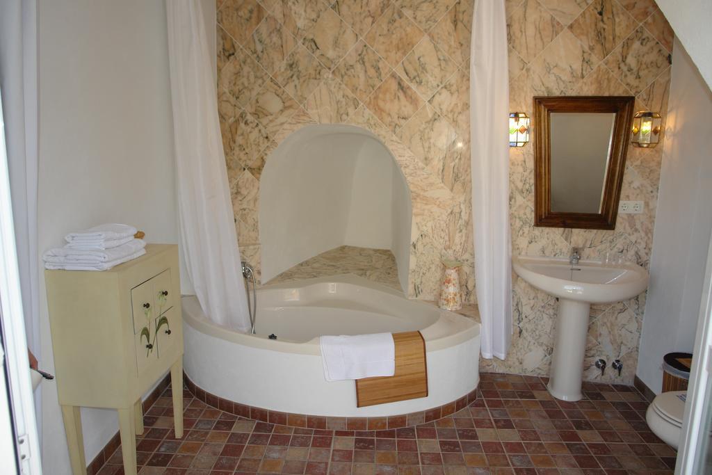 Casa Rural Plaza De Santa Maria Cazorla Eksteriør billede